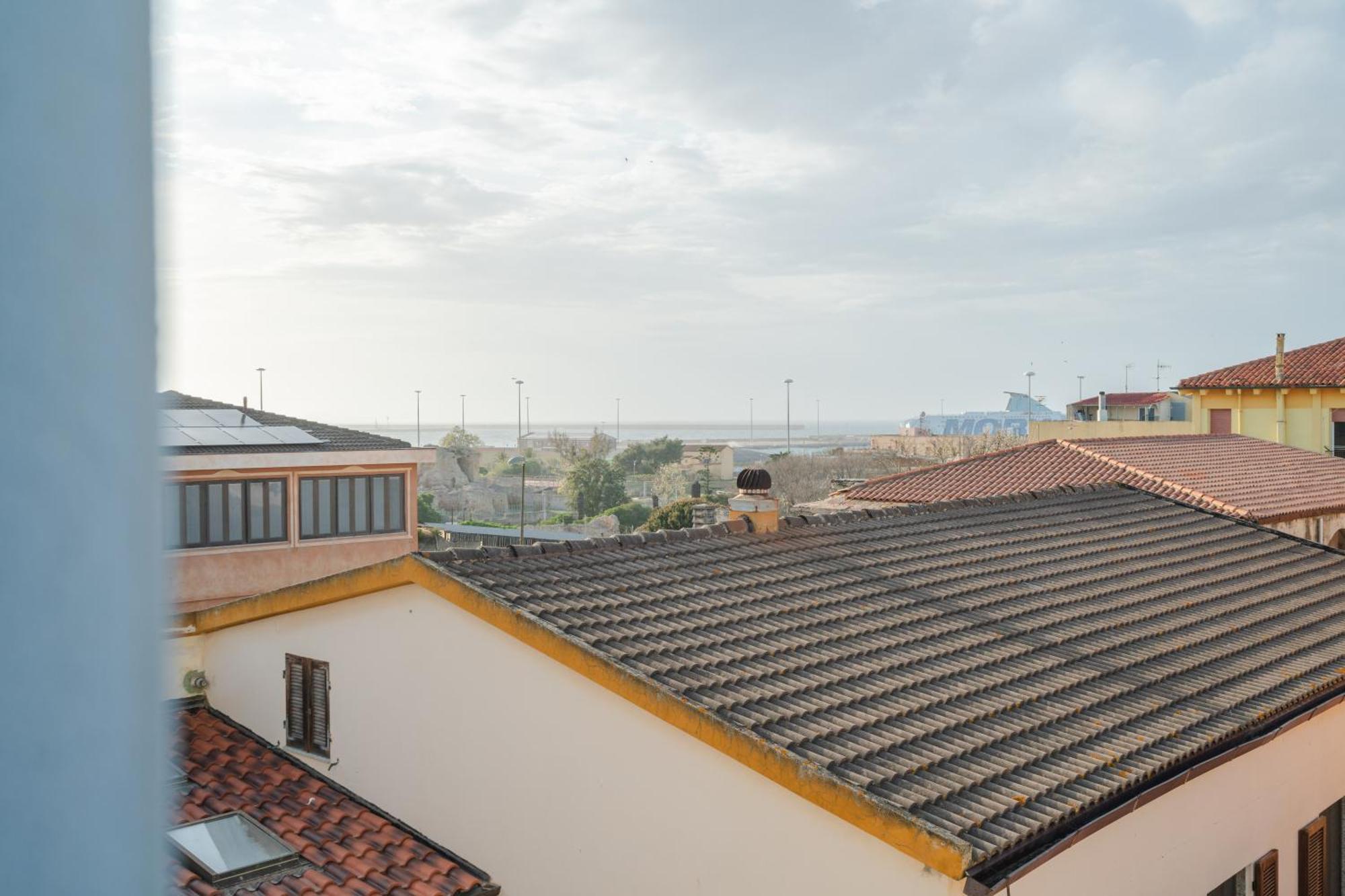 Il Faro Lägenhet Porto Torres Exteriör bild